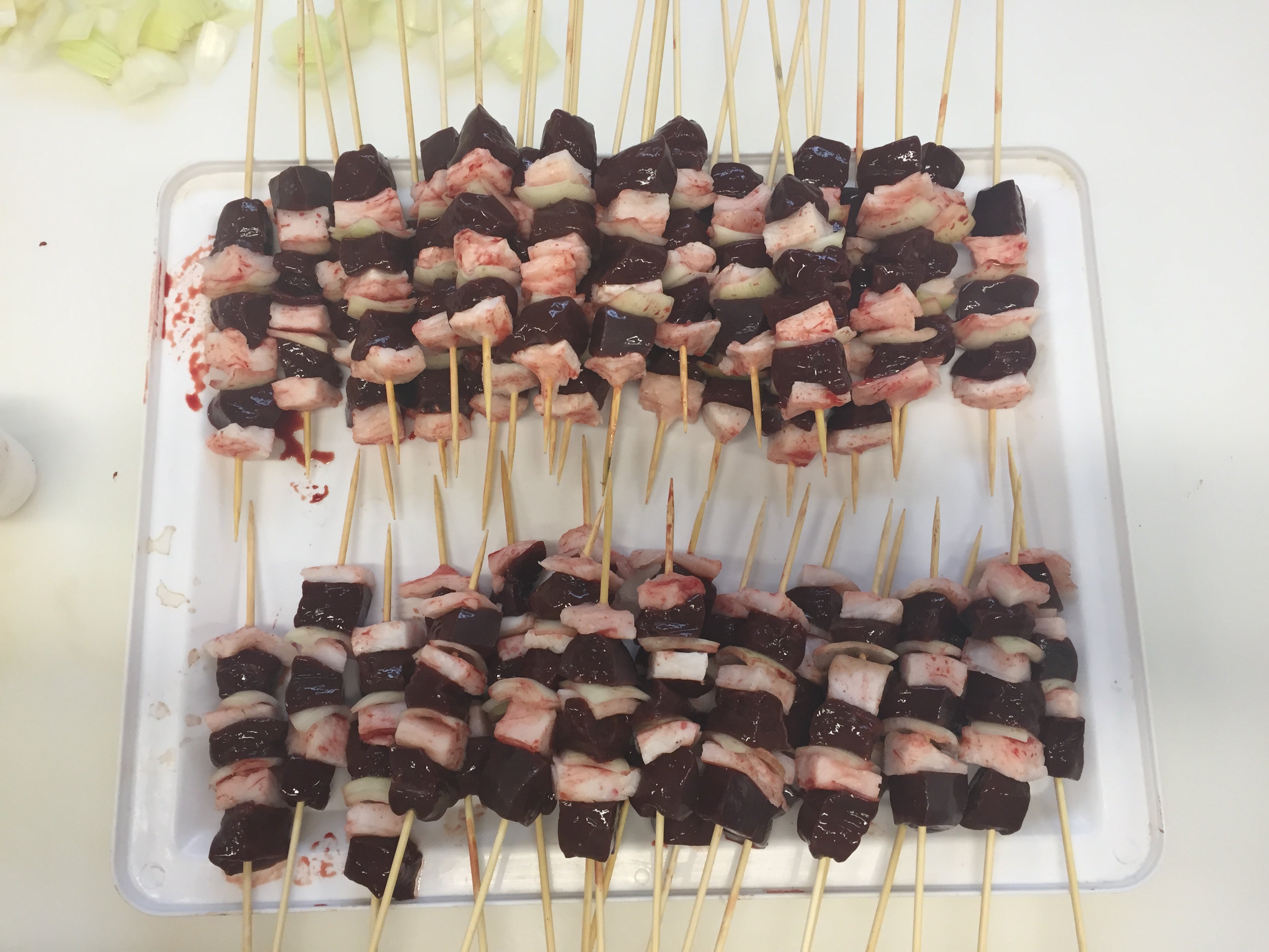 Arrosticini abruzzesi di pecora freschi FATTI A MANO 31g al pezzo – Abruzzo  carni s.r.l. Arrosticini abruzzesi